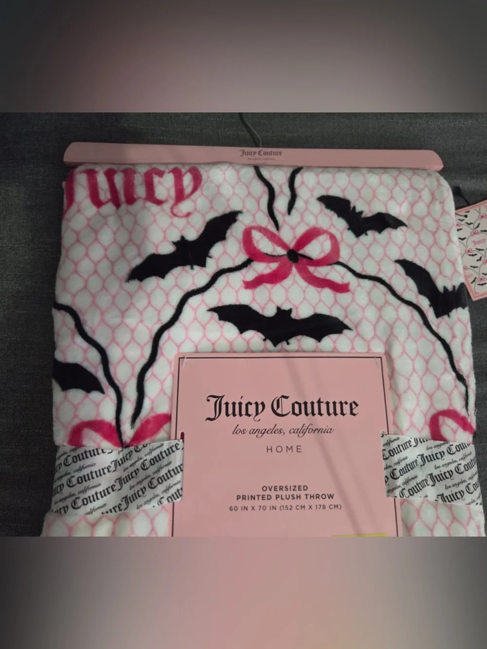Juicy Couture pink & white blanket with black bats and pink bows #juicyblanket